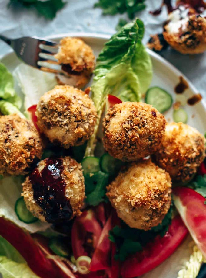 Salad with goat cheese balls on top