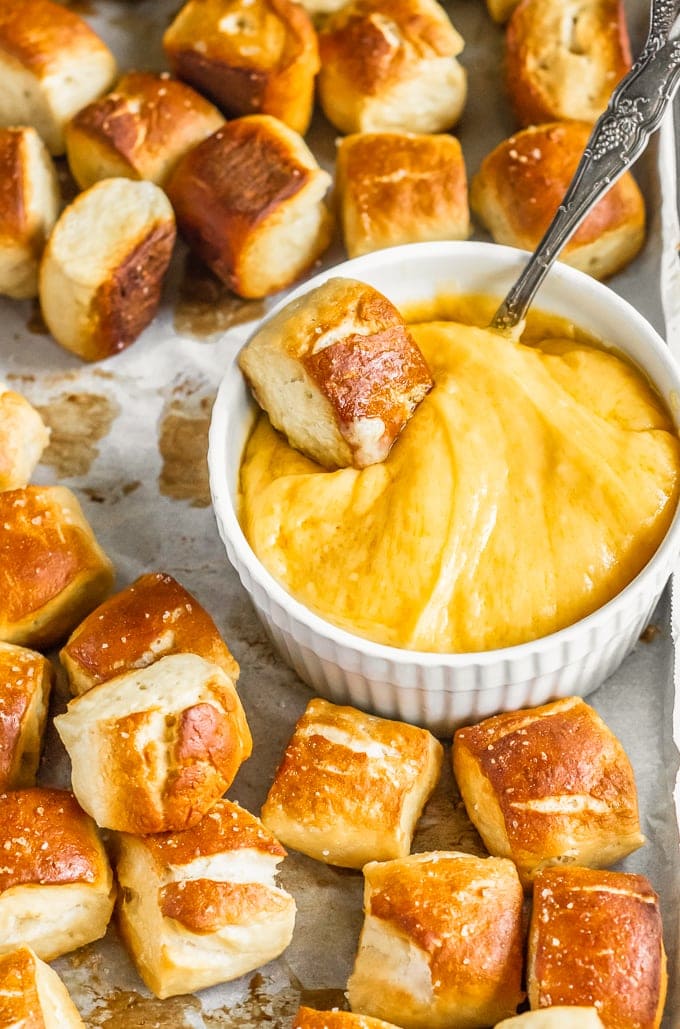 pretzel bites with cheese dip