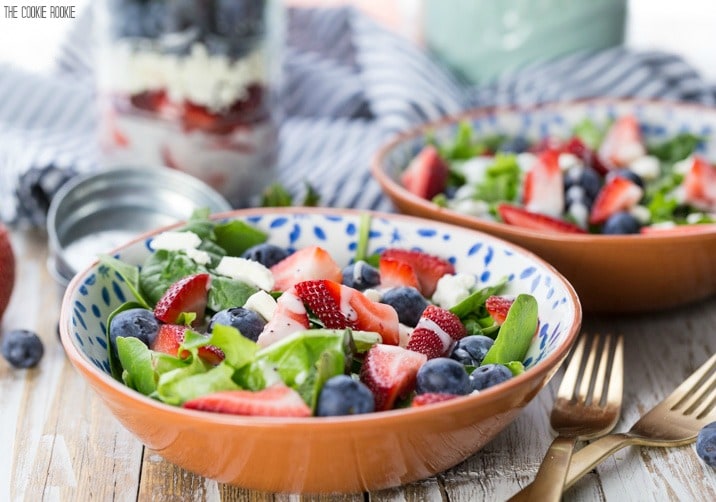 bowls of mason jar salad 