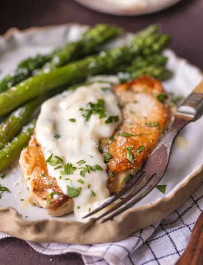 garlic parmesan pork chops with asparagus