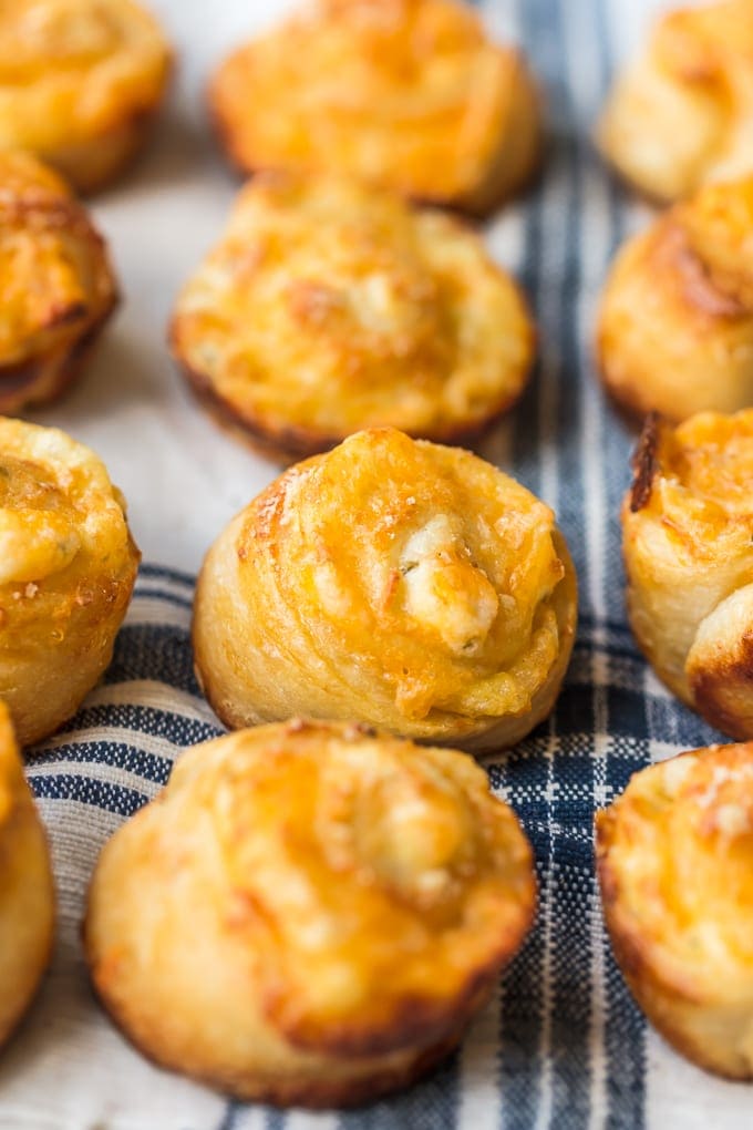 Garlic Cheese Bread Roll Ups