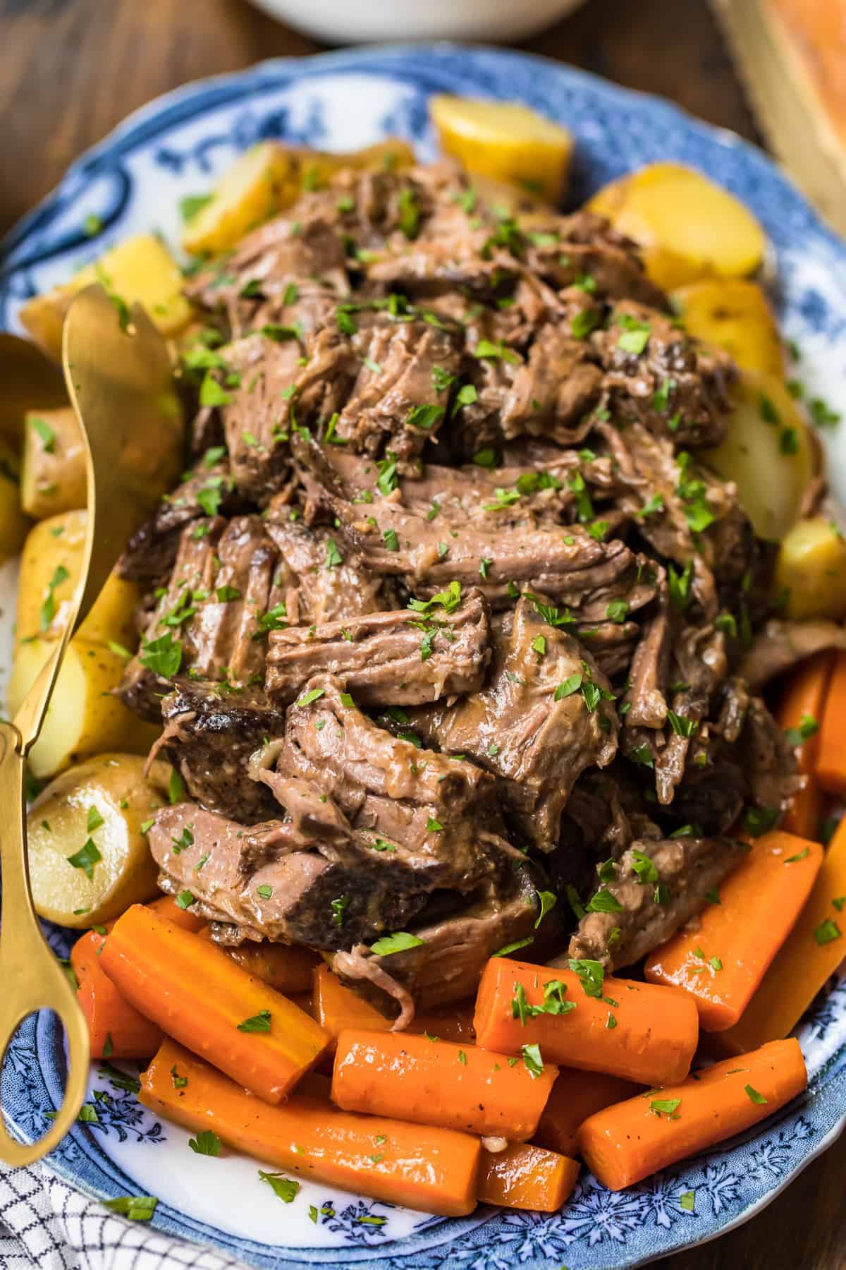 easy slow cooker pot roast with veggies