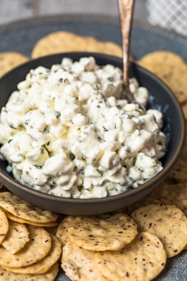 side image of amana colonies cottage cheese with herbs