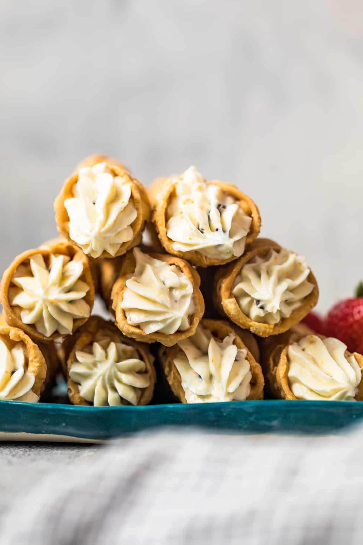 straight on picture of cannolis on plate