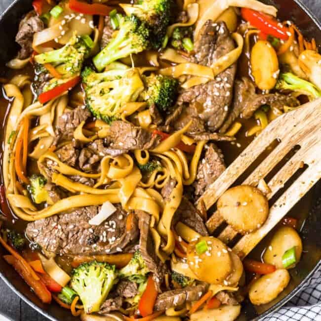 easy beef lo mein recipe in skillet