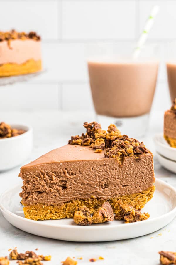 chocolate no bake cheesecake on plate