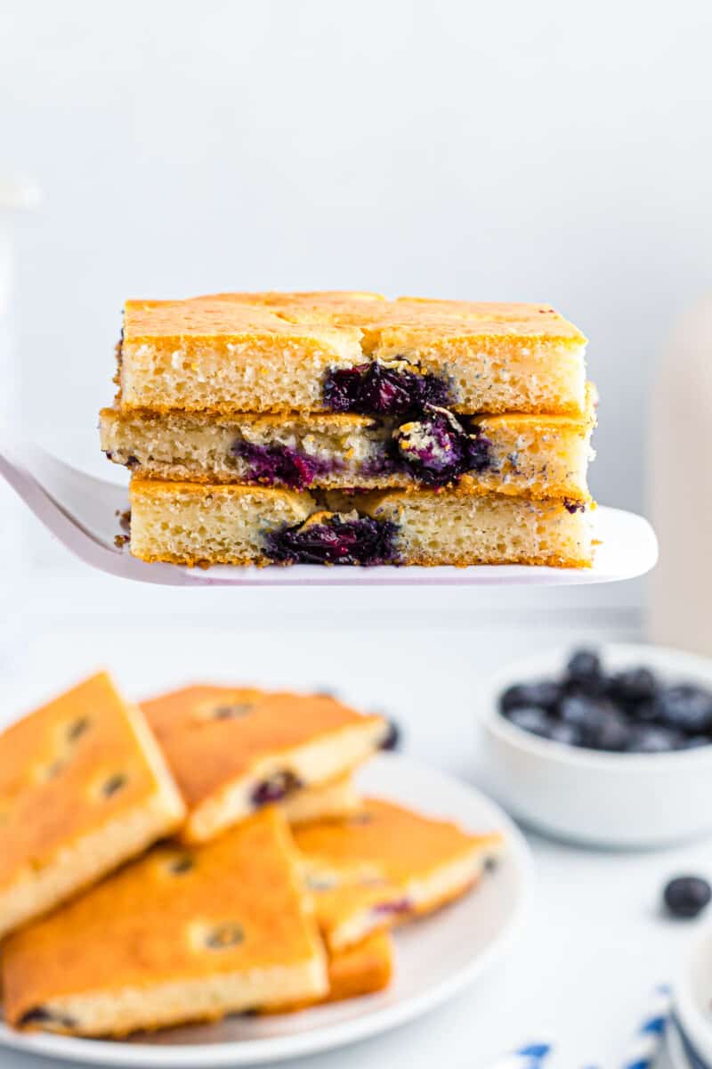 spatula lifting up sheet pan pancakes