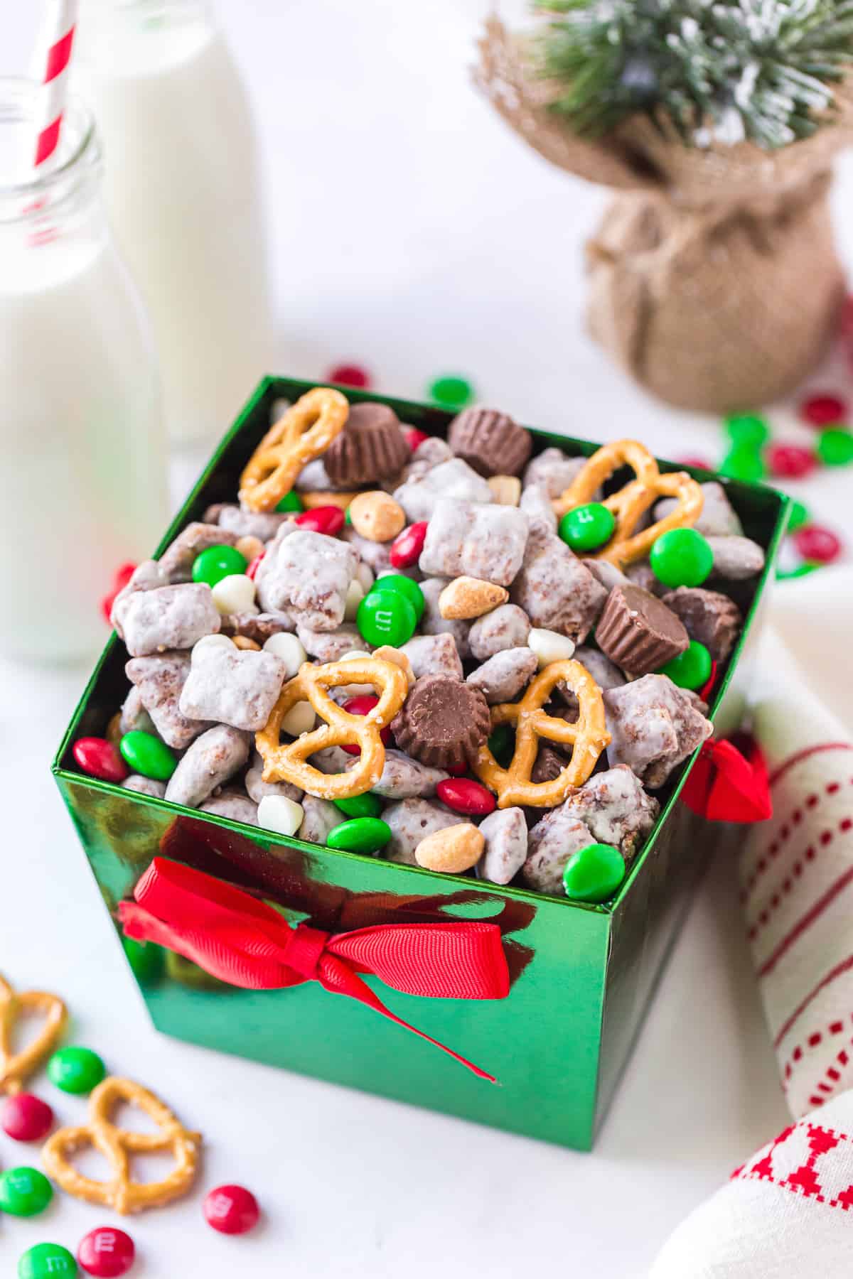 christmas reindeer chow in green box with box