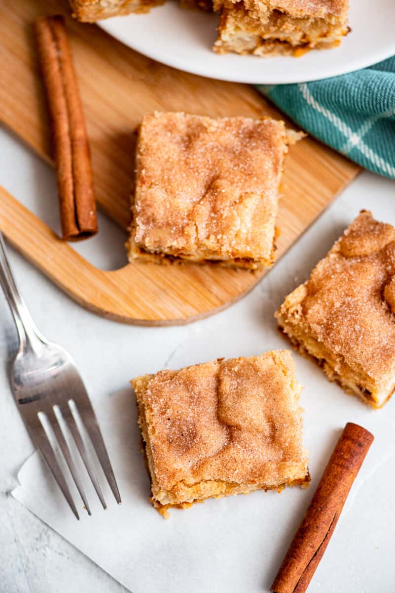 overhead image of cheesecake bars