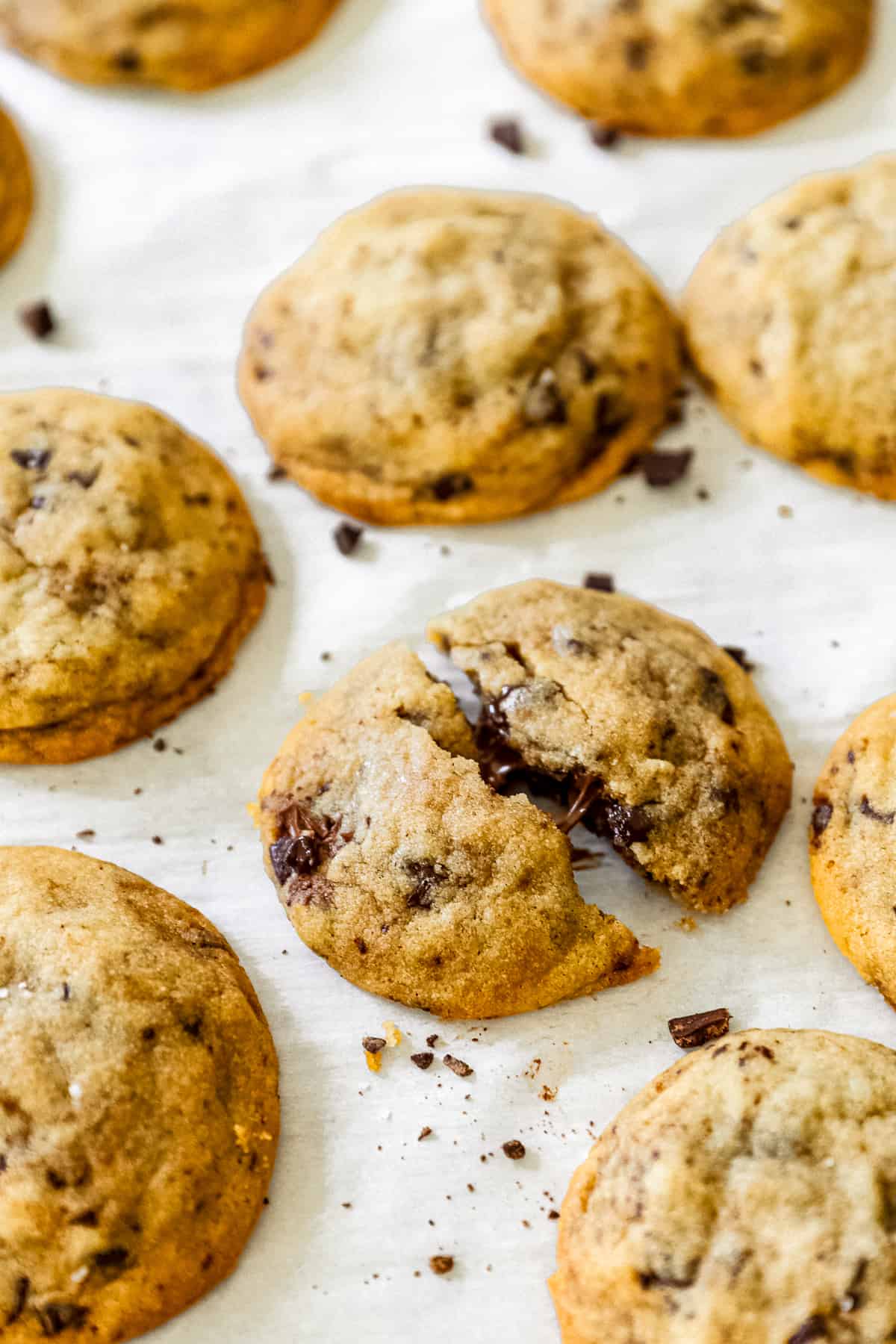 nutella stuffed chocolate chip cookies