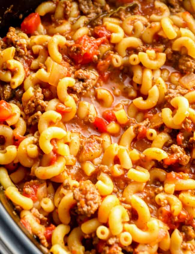 up close crockpot goulash