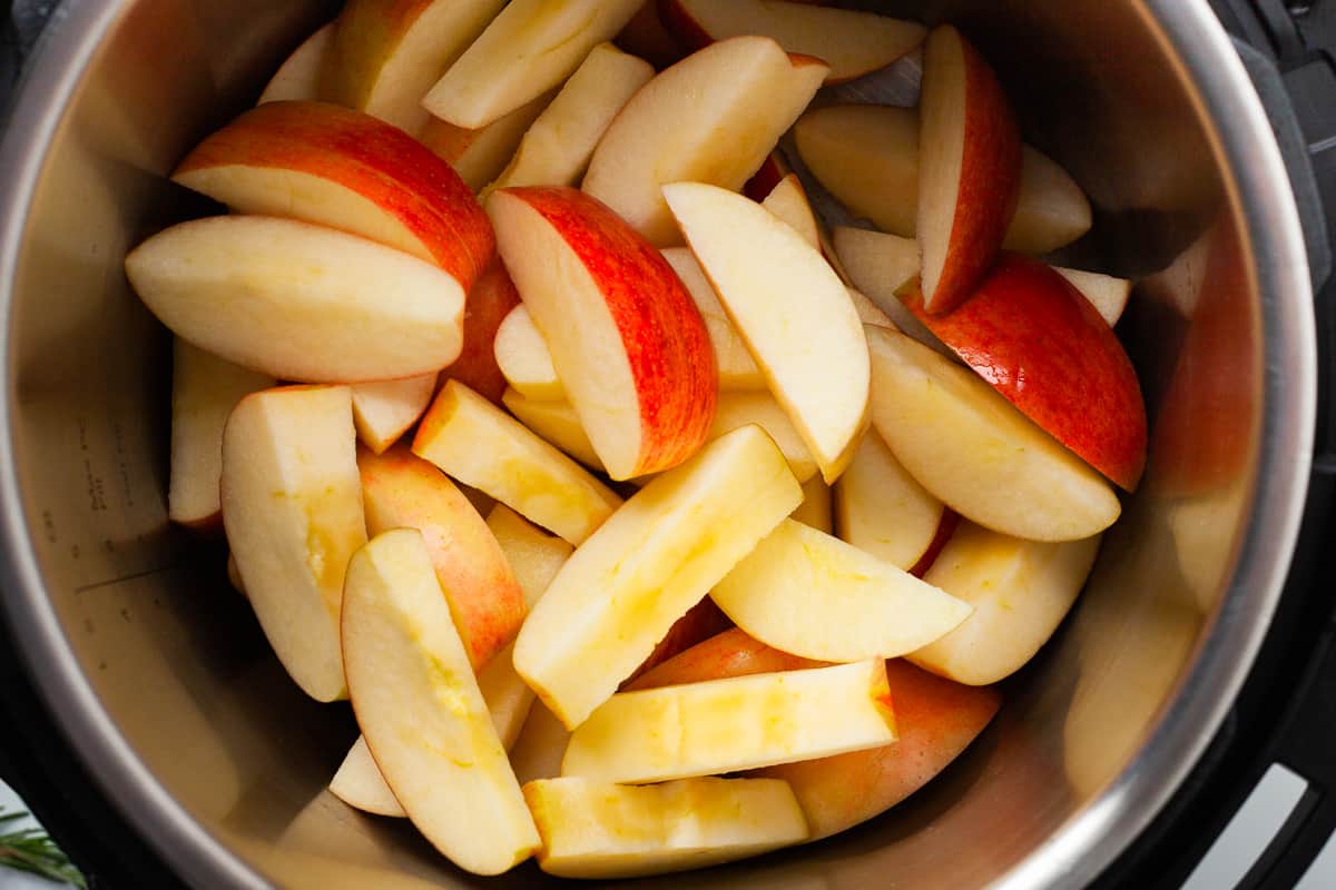 Apple slices in an Instant Pot.