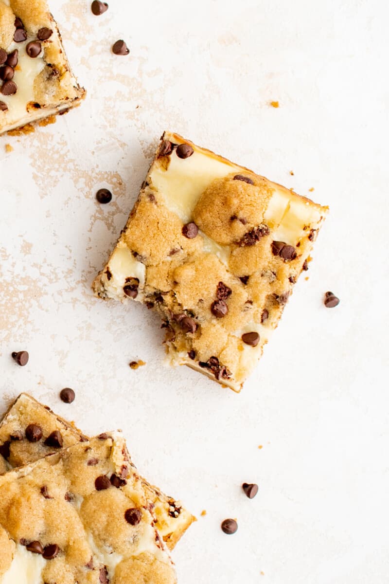 chocolate chip cookie cheesecake squares