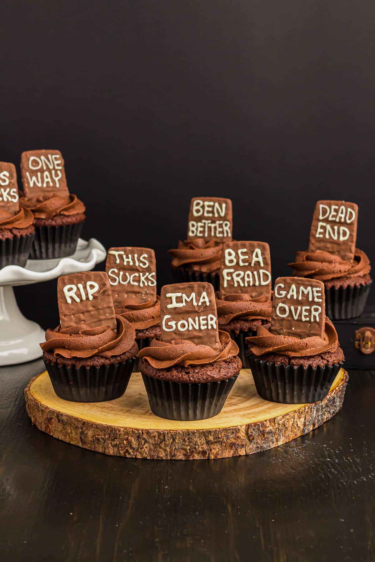 halloween graveyard cupcakes