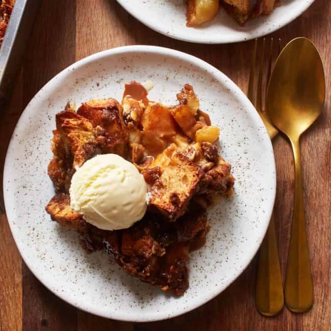 caramel apple pie bread pudding