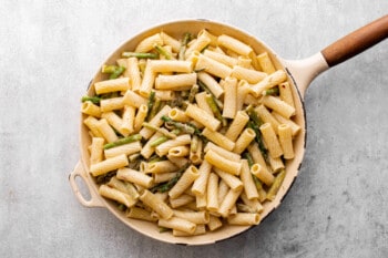 skillet full of lemon asparagus pasta