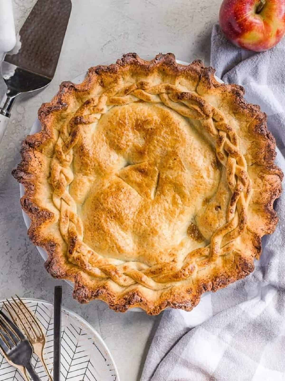 overhead view of a pie in a pan.