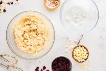 Ingredients for cranberry cranberry cookie dough.