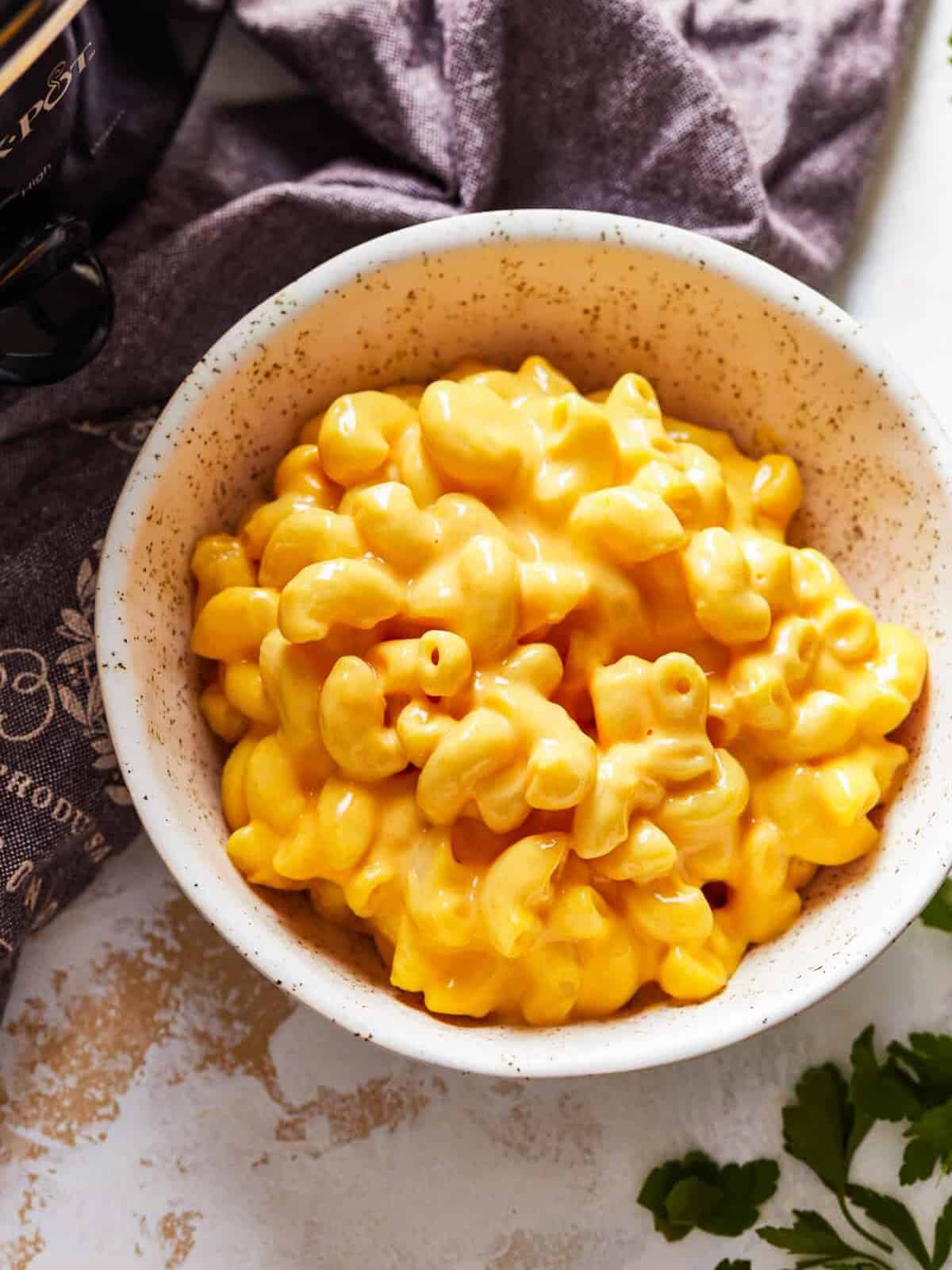 bowl of mac n cheese