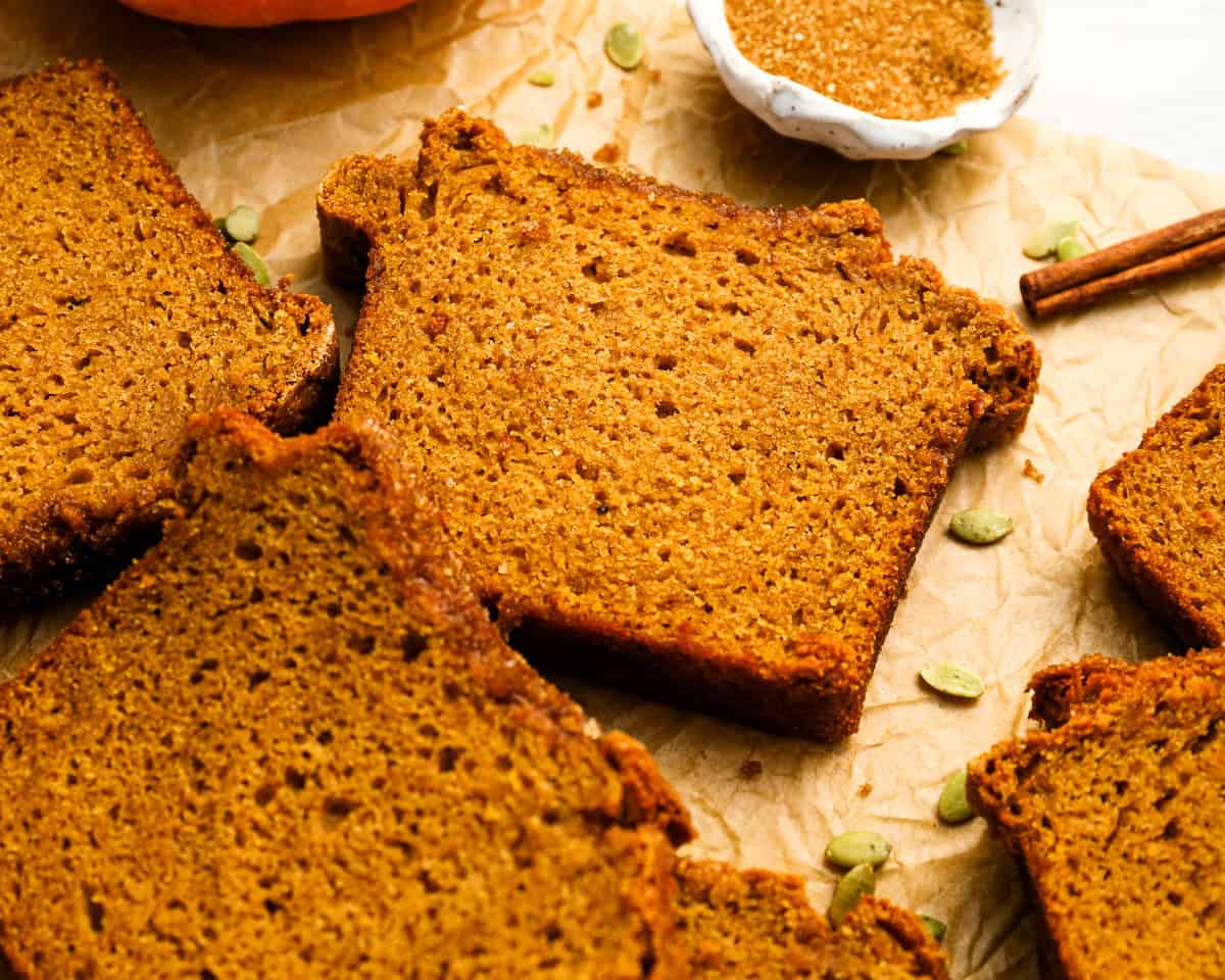 closeup of slices of pumpkin bread.